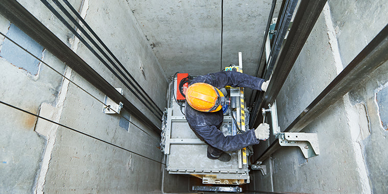 エレベーターリニューアルの費用・タイミングを解説